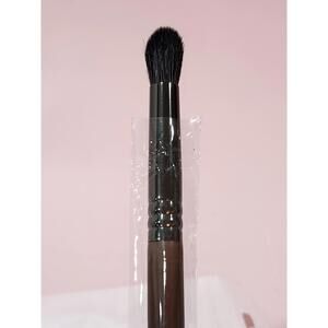 Premium  NIP Eyeshadow Crease Tappered Wooden Handle Makeup Brush Beauty Brushes